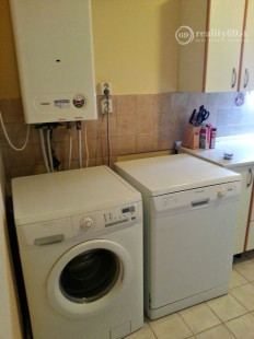 JUH - RIZNEROVA 2 IZBOVÝ TEHLOVÝ BYT 54 M 2 S VLASTNÝM KÚRENÍM.