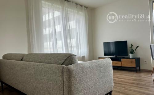 SEVER - ALBELLI - NOVOSTAVBA 2 IZBOVÝ KOMPLETNE ZARIADENÝ TEHLOVÝ BYT.