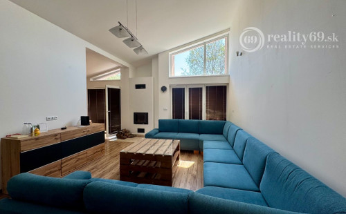 ČIŽATICE - 4 IZBOVÝ RD, TERASA, PEKNÝ POZEMOK 600 M2.