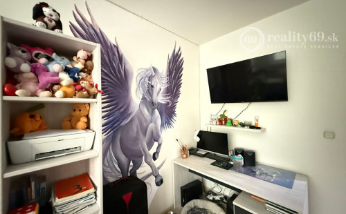  KVP - BAUEROVA 2 IZBOVÝ BYT 51 M2,MUROVANÉ JADRO, PLASTOVÉ OKNÁ, LODŽIA.