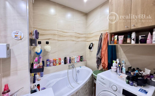  KVP - BAUEROVA 2 IZBOVÝ BYT 51 M2,MUROVANÉ JADRO, PLASTOVÉ OKNÁ, LODŽIA.