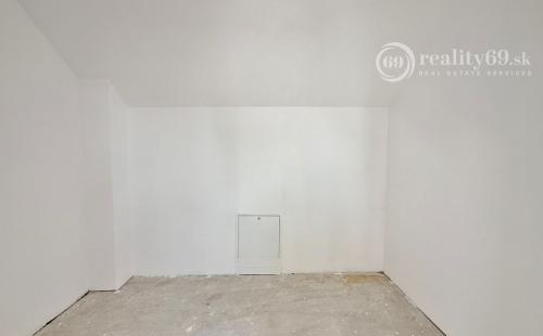 JANOVÍK NOVOSTAVBA 3 IZBOVÝ RD, TERASA, PIVNICA