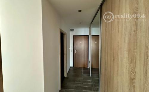 FURČA - KPT. JAROŠA PEKNÝ 2 IZBOVÝ BYT 58 M2, LODŽIA, PO REKONŠTRUKCII ZARIADENÝ.