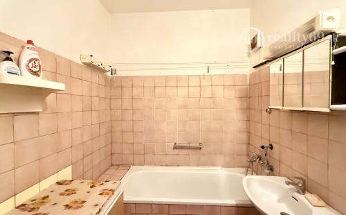 LEVOČA - 2 IZBOVÝ BYT, 54 M2, VÝBORNÝ PÔVODNÝ STAV.