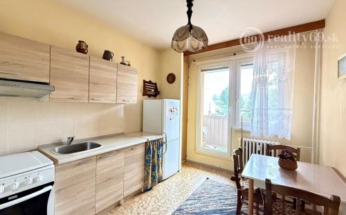 LEVOČA - 2 IZBOVÝ BYT, 54 M2, VÝBORNÝ PÔVODNÝ STAV.