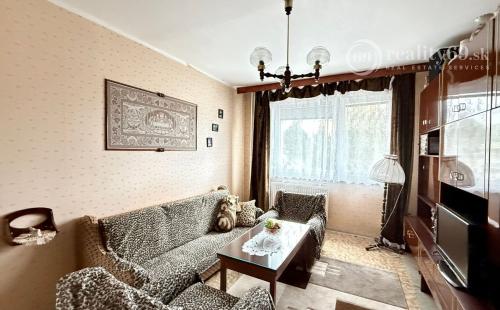 LEVOČA - 2 IZBOVÝ BYT, 54 M2, VÝBORNÝ PÔVODNÝ STAV.