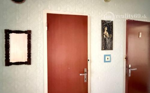 LEVOČA - 2 IZBOVÝ BYT, 54 M2, VÝBORNÝ PÔVODNÝ STAV.