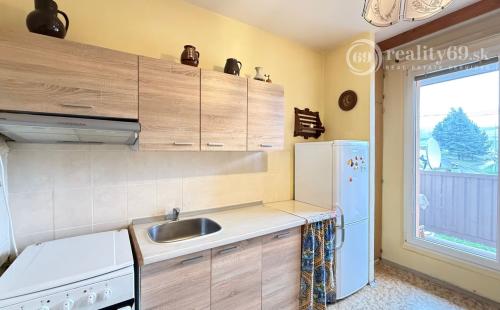 LEVOČA - 2 IZBOVÝ BYT, 54 M2, VÝBORNÝ PÔVODNÝ STAV.