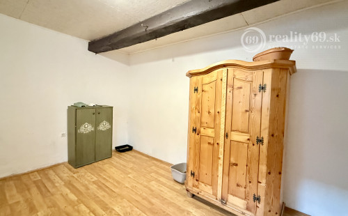 MAĎARSKO - HEJCE PEKNÝ 3 IZBOVÝ RODINNÝ DOM NA VEĽKOM POZEMKU