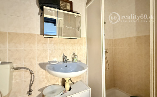 MAĎARSKO - HEJCE PEKNÝ 3 IZBOVÝ RODINNÝ DOM NA VEĽKOM POZEMKU