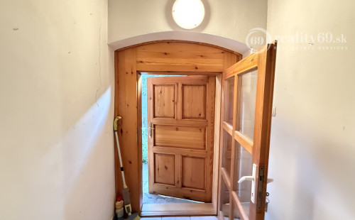 MAĎARSKO - HEJCE PEKNÝ 3 IZBOVÝ RODINNÝ DOM NA VEĽKOM POZEMKU