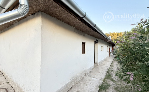 MAĎARSKO - HEJCE PEKNÝ 3 IZBOVÝ RODINNÝ DOM NA VEĽKOM POZEMKU