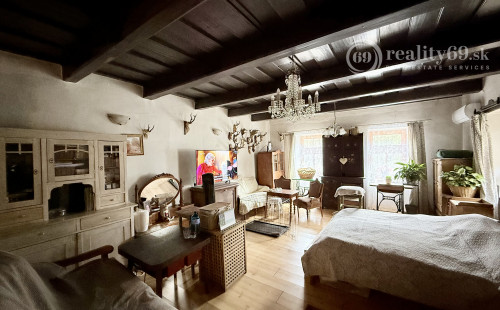 MAĎARSKO - HEJCE PEKNÝ 3 IZBOVÝ RODINNÝ DOM NA VEĽKOM POZEMKU