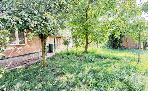 MAĎARSKO - SZALONNA 4 IZBOVÝ RODINNÝ DOM NA KĽUDNOM MIESTE