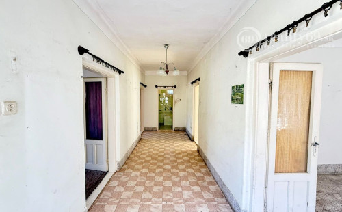 MAĎARSKO - SZALONNA 4 IZBOVÝ RODINNÝ DOM NA KĽUDNOM MIESTE