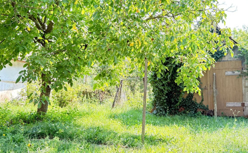 MAĎARSKO - SZALONNA 4 IZBOVÝ RODINNÝ DOM NA KĽUDNOM MIESTE