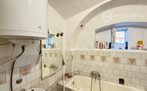 MAĎARSKO - GONC 2 IZBOVÝ RD S POZEMKOM 700 M2 