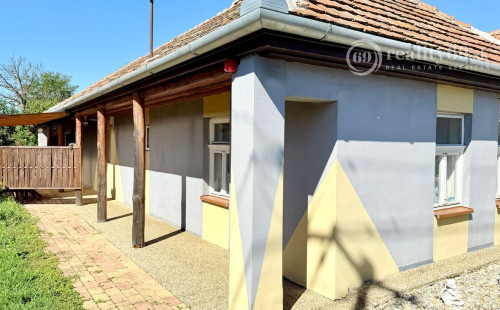 MAĎARSKO - MÉRA PEKNÝ GAZDOVSKÝ RD PO REKONŠTRUKCII.