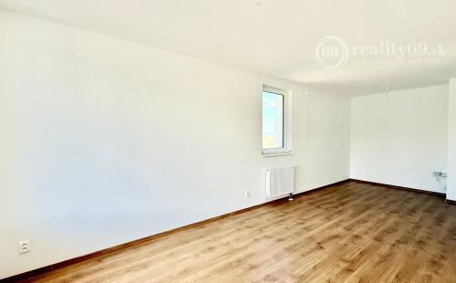 Bývanie snov na výbornej adrese Popradská  3-izbový byt s loggiou, garážové miesto, pivnica.