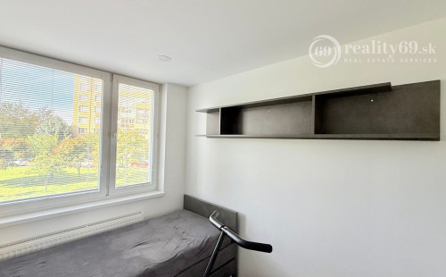 JAZERO - IRKUTSKÁ 4 IZBOVÝ BYT 71 M2, NOVÁ DISPOZÍCIA, LODŽIA A PIVNICA.