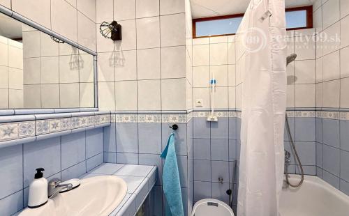 TERASA - 1 IZBOVÝ BYT 32 M2, UHEROVA ULICA 1 POSCHODIE