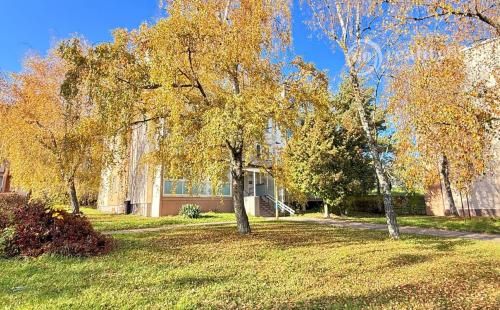 TERASA - 1 IZBOVÝ BYT 32 M2, UHEROVA ULICA 1 POSCHODIE