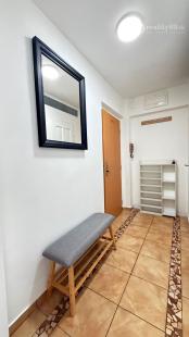 TERASA - 1 IZBOVÝ BYT 32 M2, UHEROVA ULICA 1 POSCHODIE