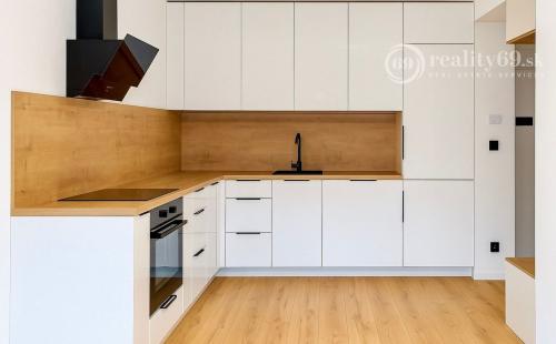  JUH - KRIVÁ -  2 IZBOVÝ SUPER MODERNÝ BYT 35 M2.