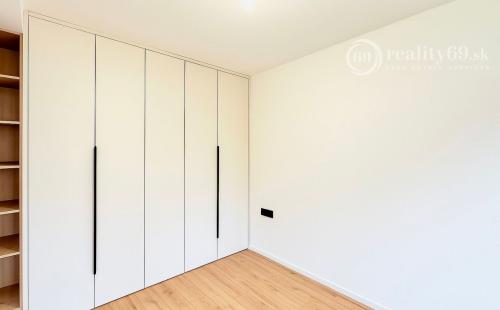  JUH - KRIVÁ -  2 IZBOVÝ SUPER MODERNÝ BYT 35 M2.