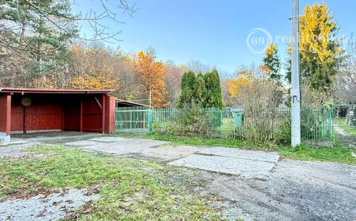 ZELENÝ DVOR - MONČÍ POTOK - POSCHODOVÁ CHATA 50 M2, POZEMOK 1.042