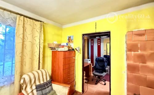 ZELENÝ DVOR - MONČÍ POTOK - POSCHODOVÁ CHATA 50 M2, POZEMOK 1.042