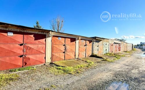 KOŠICE JUH - GARÁŽ PRI MALEJ STANICI 18 M2