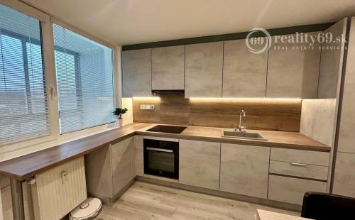 TERASA - KYSUCKÁ 3 IZBOVÝ BYT PO KOMPLETNEJ REKONŠTRUKCII