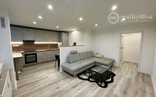 TERASA - KYSUCKÁ 3 IZBOVÝ BYT PO KOMPLETNEJ REKONŠTRUKCII