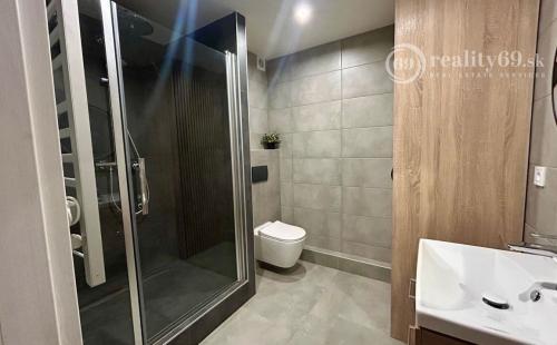 TERASA - KYSUCKÁ 3 IZBOVÝ BYT PO KOMPLETNEJ REKONŠTRUKCII