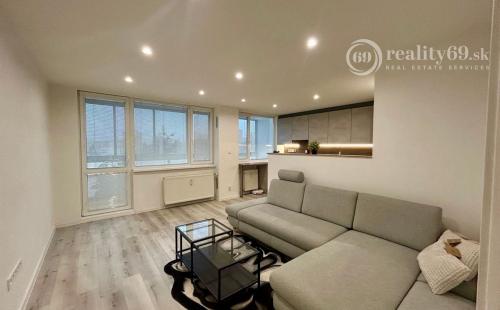 TERASA - KYSUCKÁ 3 IZBOVÝ BYT PO KOMPLETNEJ REKONŠTRUKCII