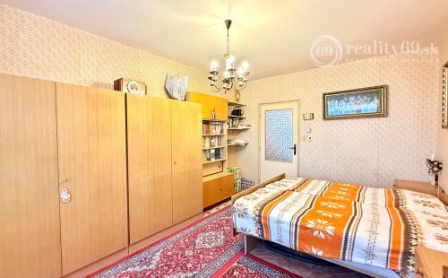 JAZERO - LADOŽSKÁ 2 IZBOVÝ BYT 49 M2, VÝBORNÝ STAV.