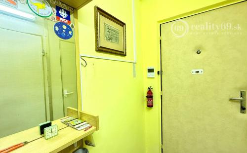 JAZERO - LADOŽSKÁ 2 IZBOVÝ BYT 49 M2, VÝBORNÝ STAV.