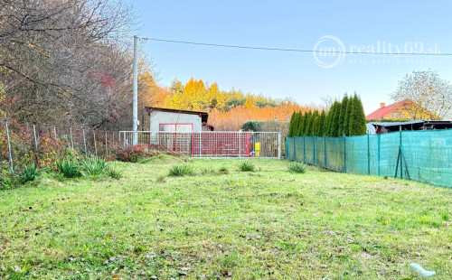 ZELENÝ DVOR – MONČÍ POTOK STAVEBNÝ POZEMOK 396 M2.