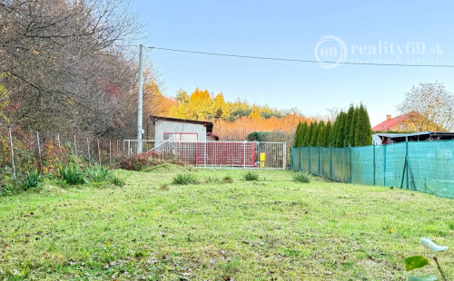 ZELENÝ DVOR – MONČÍ POTOK STAVEBNÝ POZEMOK 396 M2.