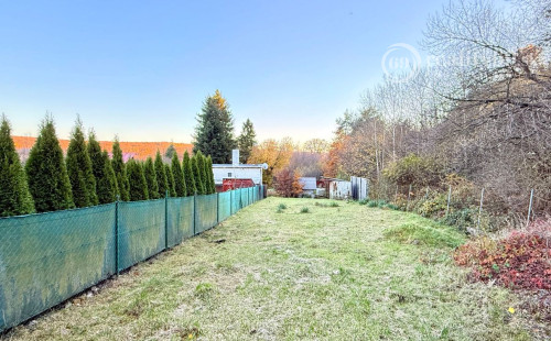 ZELENÝ DVOR – MONČÍ POTOK STAVEBNÝ POZEMOK 396 M2.