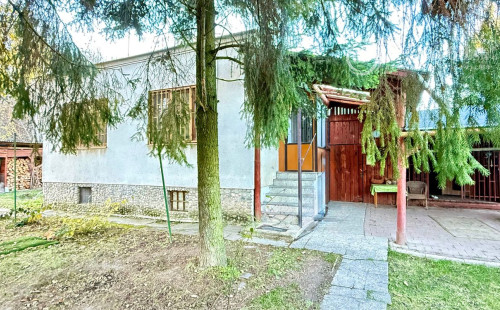 ZELENÝ DVOR - MONČÍ POTOK - POSCHODOVÁ CHATA 50 M2, POZEMOK 1.042