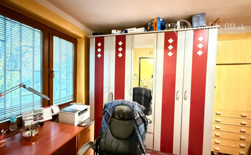 ZELENÝ DVOR - MONČÍ POTOK - POSCHODOVÁ CHATA 50 M2, POZEMOK 1.042