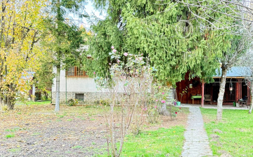 ZELENÝ DVOR - MONČÍ POTOK - POSCHODOVÁ CHATA 50 M2, POZEMOK 1.042