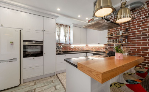 ZELENÁ STRÁŇ - PRIESTRANNÝ 4 IZBOVÝ BYT, 3 TERASY, 2 GARÁŽOVÉ MIESTA