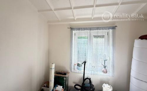 MAĎARSKO - JAZERO RAKACA - 4 IZBOVÁ CHATA, TERASA, VÍRIVKA.