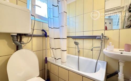 MAĎARSKO - JAZERO RAKACA - 4 IZBOVÁ CHATA, TERASA, VÍRIVKA.