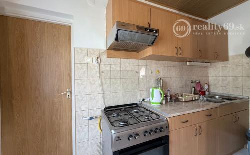 MAĎARSKO FORRÓ - SUPER 5 IZBOVÝ RD SO ZÁHRADOU