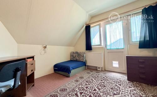 MAĎARSKO FORRÓ - SUPER 5 IZBOVÝ RD SO ZÁHRADOU