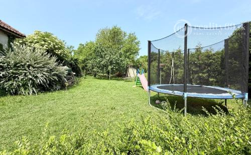 MAĎARSKO FORRÓ - SUPER 5 IZBOVÝ RD SO ZÁHRADOU